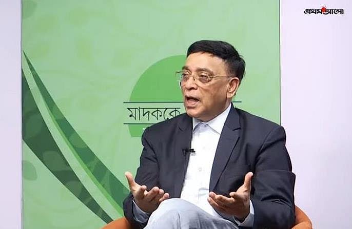 মাদকের মতোই বিপজ্জনক অতিরিক্ত মোবাইল ও নেট আসক্তি: মানসিক স্বাস্থ্য বিশেষজ্ঞ ডা. মোহিত কামাল
